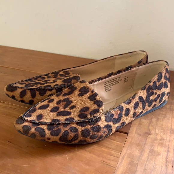 Shoes - 8-1/2 WIDE Leopard Print Memory Foam Flats